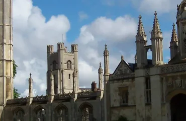 伦敦国王学院（King’s College London）2025入学全攻略：申请条件、学费、热门专业及校园周边深度解析